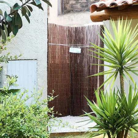 Et Jardin Provencal A アパート *