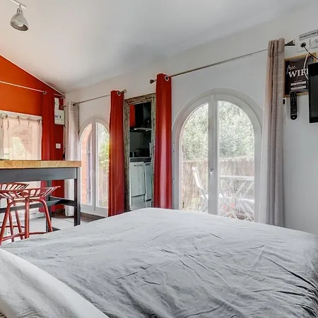 Et Jardin Provencal A Apartment *