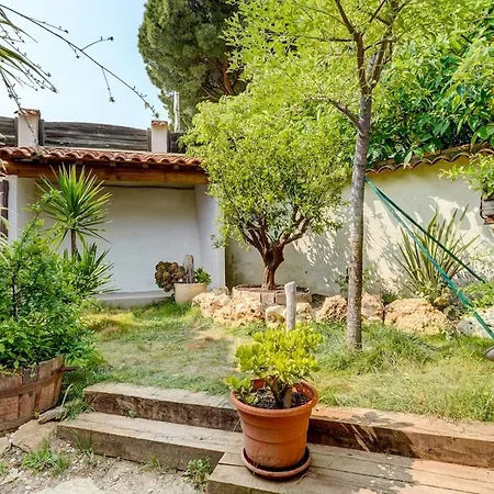 Et Jardin Provencal A アパート *
